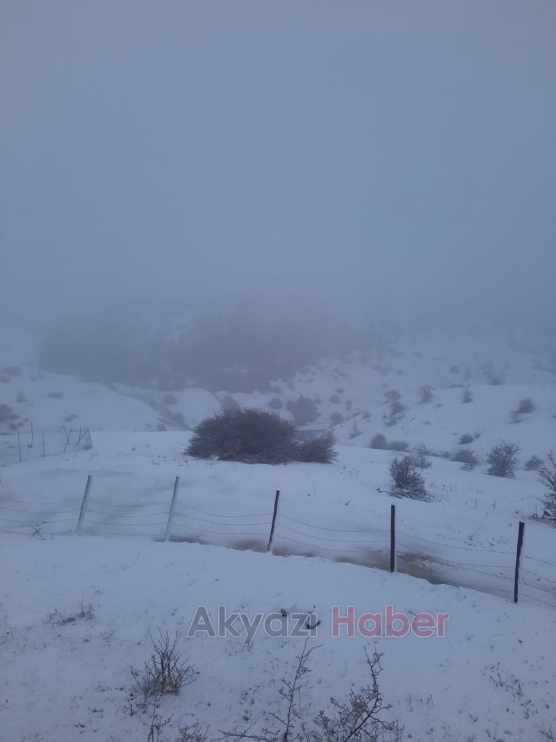 Yaylalar kar yağışı ile beyaza büründü