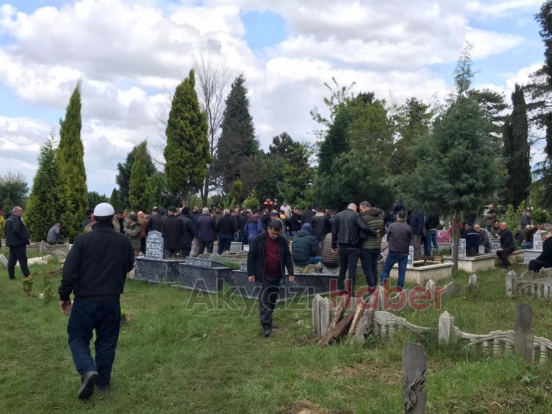 Kazada ölen 2 kişi toprağa verildi