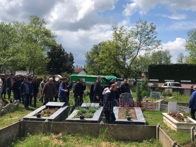 Kazada ölen 2 kişi toprağa verildi