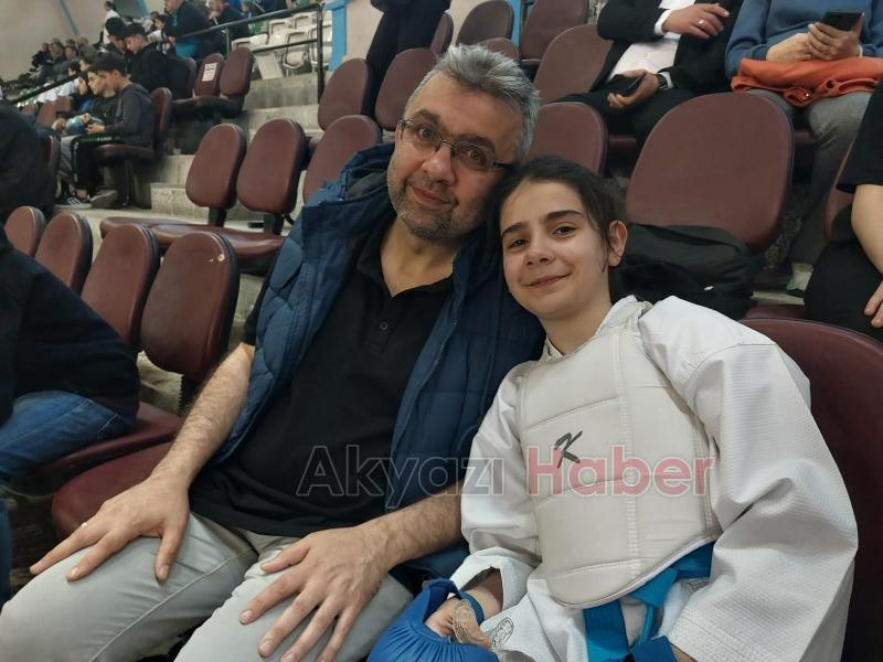 Akyazılı karatecilerden 2 altın, 1 bronz madalya