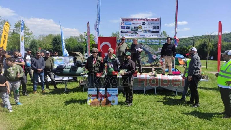 Turna balığı yakalama yarışması Sapanca Gölü'nde yapıldı