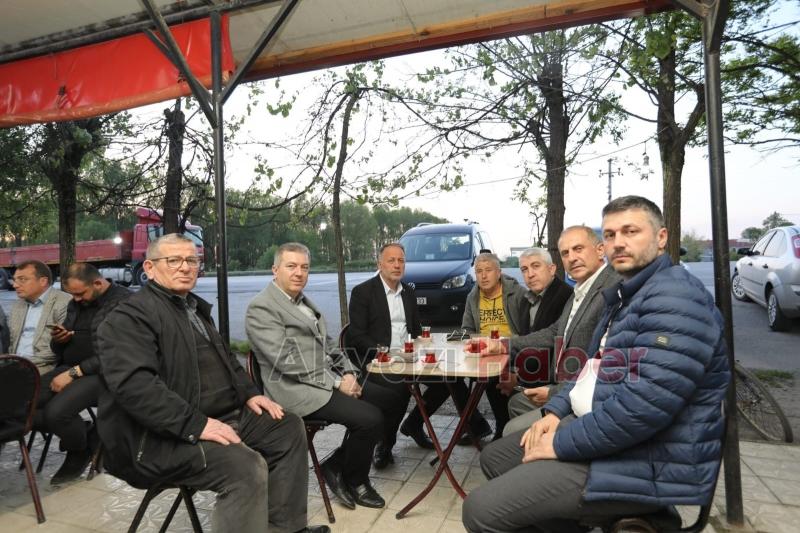 AK Parti adayı Kocacık Akyazı'da vatandaşlarla buluştu