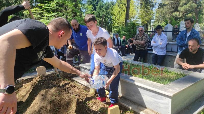 Resmiye Özen toprağa verildi