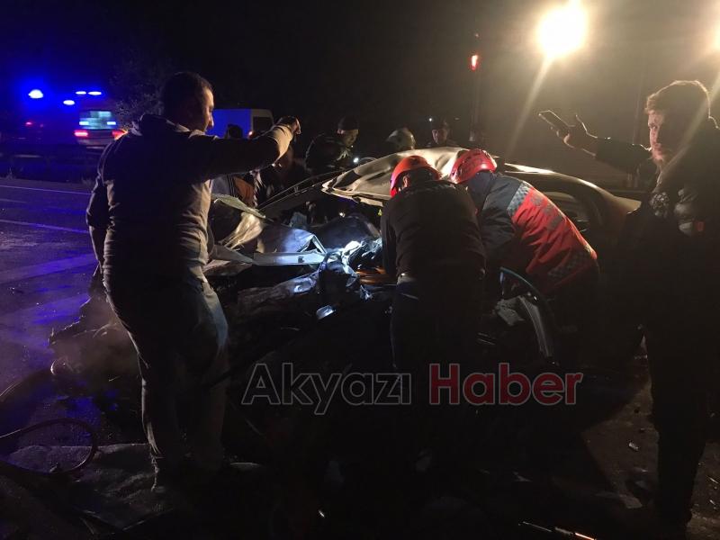 İki otomobilin çarpıştığı kazada 1 kişi öldü, 4 kişi ağır yaralandı