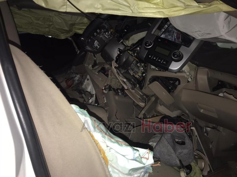 İki otomobilin çarpıştığı kazada 1 kişi öldü, 4 kişi ağır yaralandı