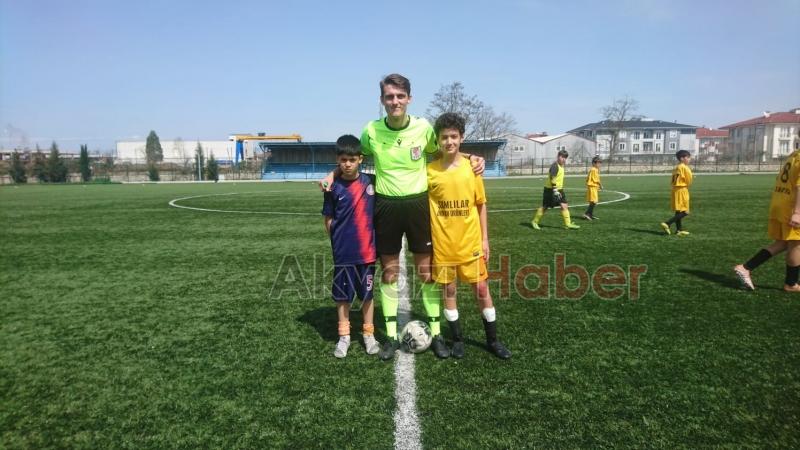 Paris Orta Okulu Küçükler Futbol Takımı'ndan tarihi başarı