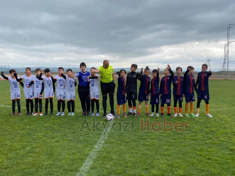 Paris Orta Okulu Küçükler Futbol Takımı'ndan tarihi başarı