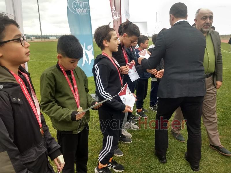 Paris Orta Okulu Küçükler Futbol Takımı'ndan tarihi başarı