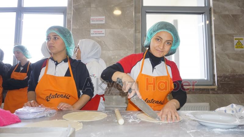 Öğrenciler glutensiz besin hazırladı