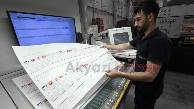 Oy pusulaları illere gönderildi