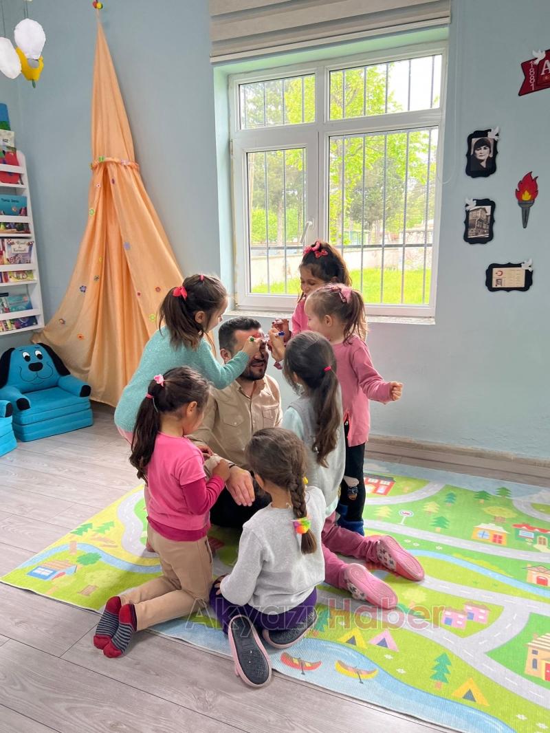 Akyazı Gençlik Derneği Çoçuklarla buluştu.