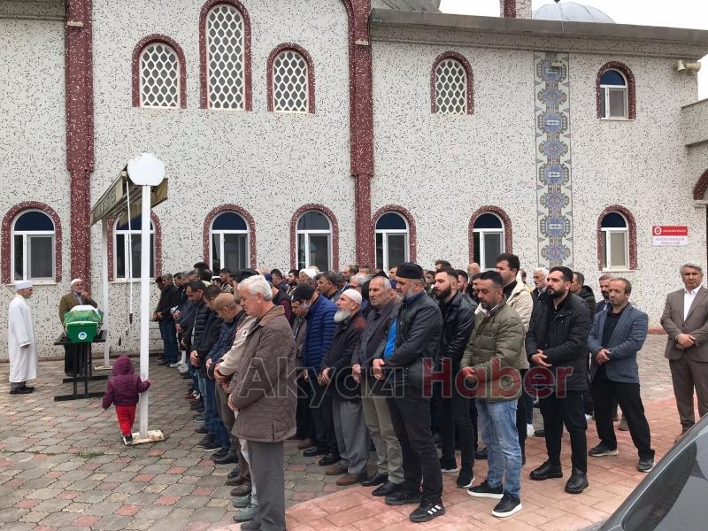 Soma'da madende öldü, Akyazı'da toprağa verildi