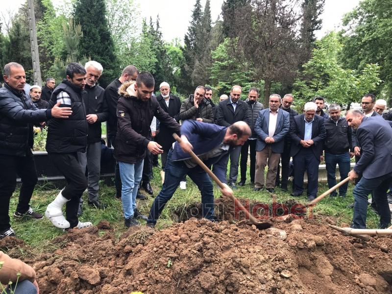 Soma'da madende öldü, Akyazı'da toprağa verildi