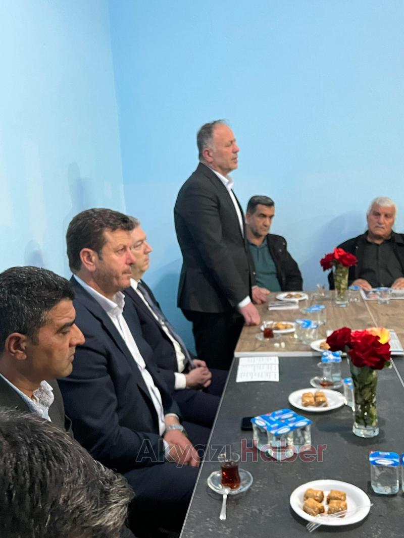 Ertuğrul Kocacık seçim çalışmasını 4 mahallede sürdürdü