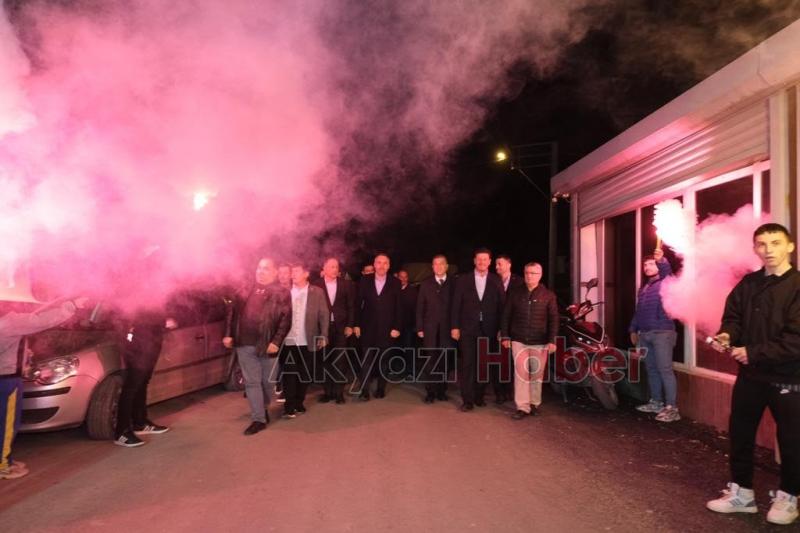 Ertuğrul Kocacık seçim çalışmasını 4 mahallede sürdürdü