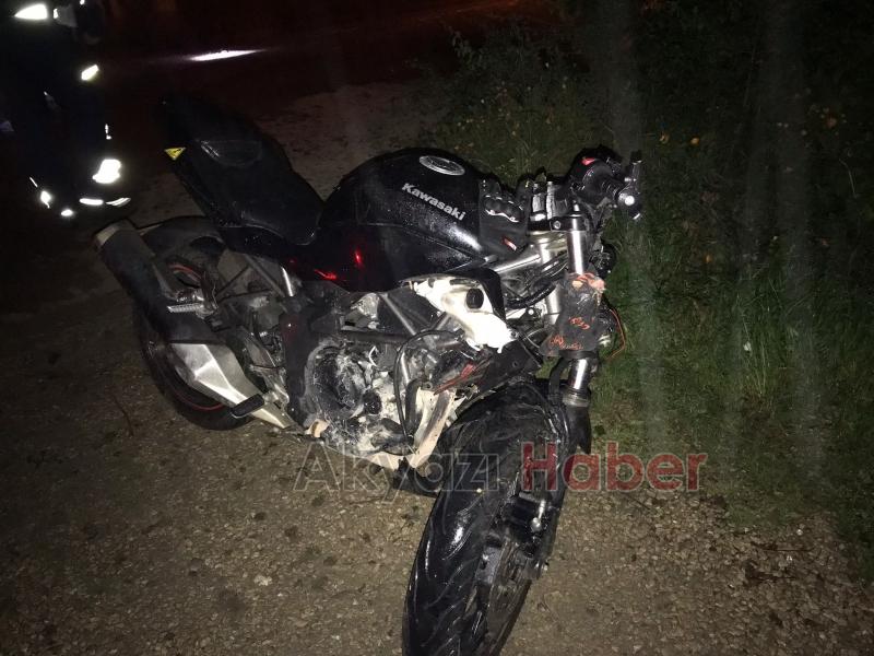 Akyazı'da otomobile çarpışan motosiklet sürücü yaralandı