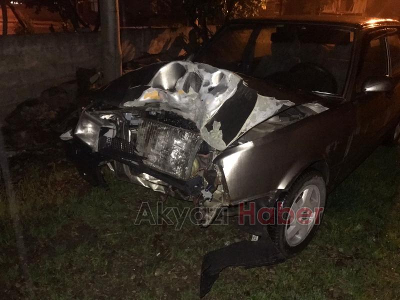 Akyazı'da otomobile çarpışan motosiklet sürücü yaralandı