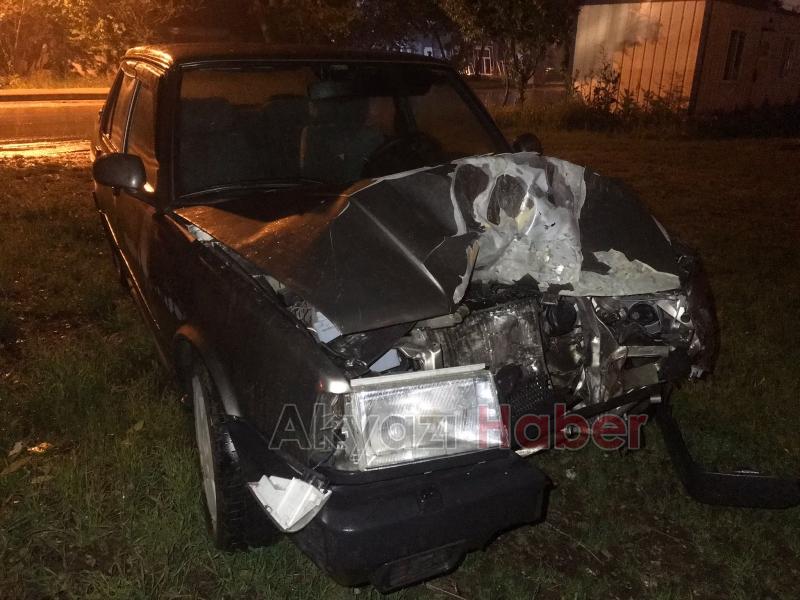 Akyazı'da otomobile çarpışan motosiklet sürücü yaralandı