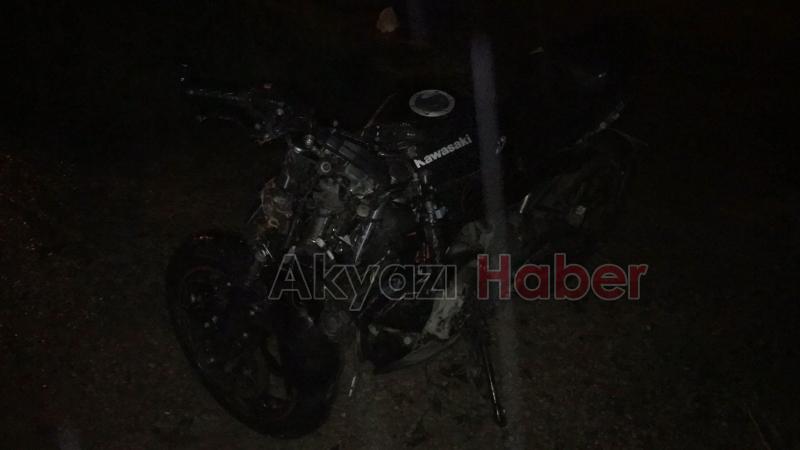 Akyazı'da otomobile çarpışan motosiklet sürücü yaralandı