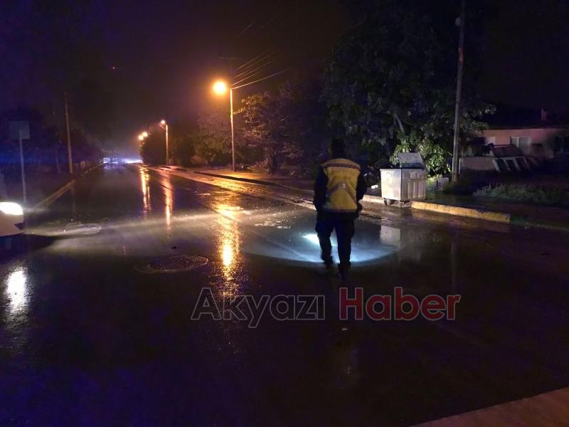 Akyazı'da otomobile çarpışan motosiklet sürücü yaralandı