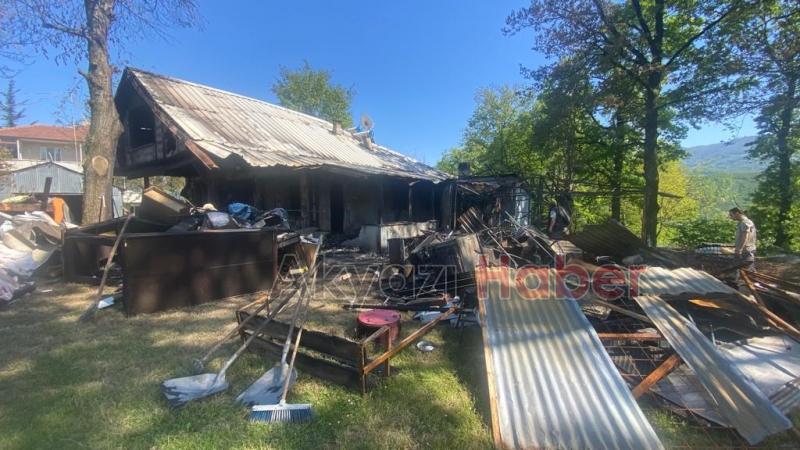 Evi yanan gurbetçinin oğlu Fransa'dan döndü