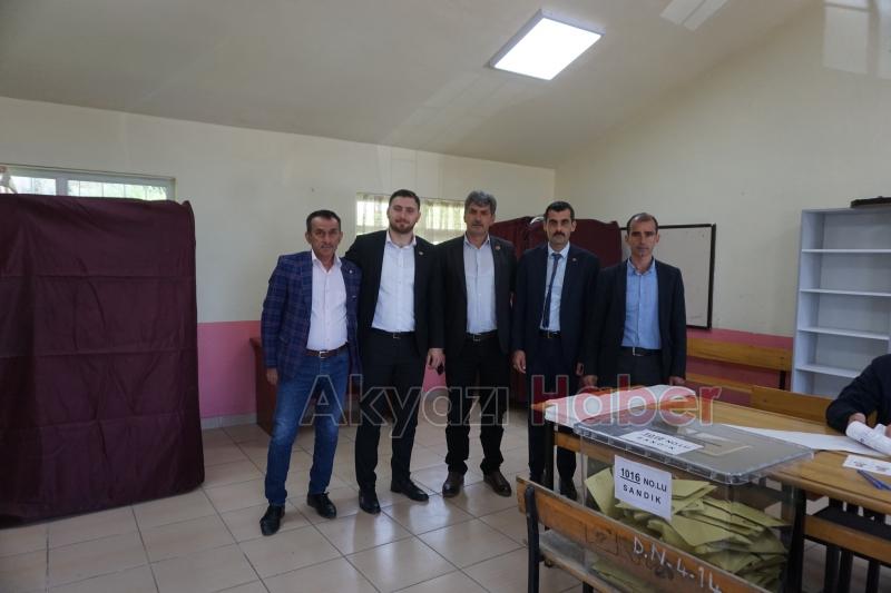 Akyazı sandık başında