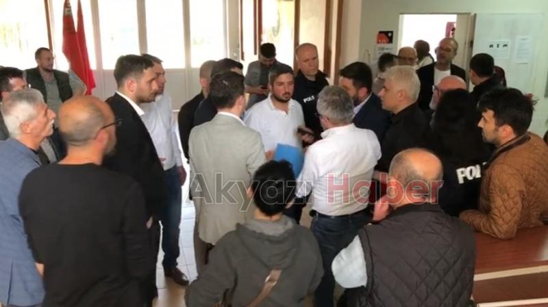 Akyazı'da sandıkta gergin anlar