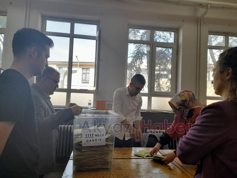 Sandıklar açıldı, oy sayımına geçildi