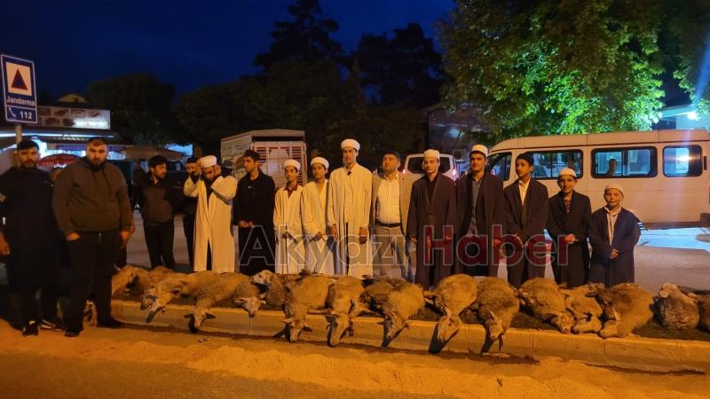 Akyazılı iş adamı Ömer Peker'den zafer kutlaması