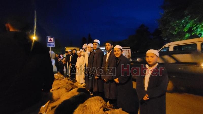 Akyazılı iş adamı Ömer Peker'den zafer kutlaması