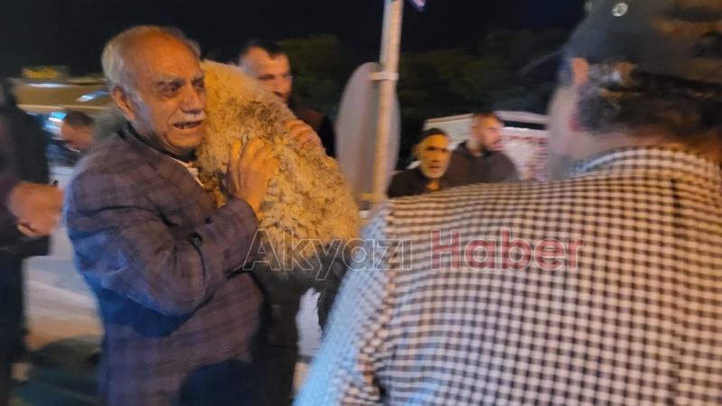 Akyazılı iş adamı Ömer Peker'den zafer kutlaması