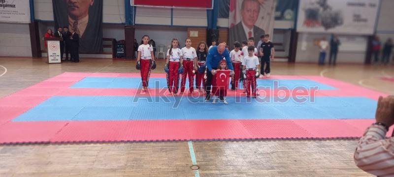 Akyazı'da 19 Mayıs Atatürk'ü Anma Gençlik ve Spor Bayramı kutlandı