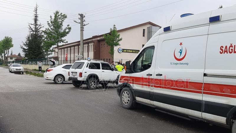 Pikap ile otomobilin çarpışması sonucu 2 kişi yaralandı