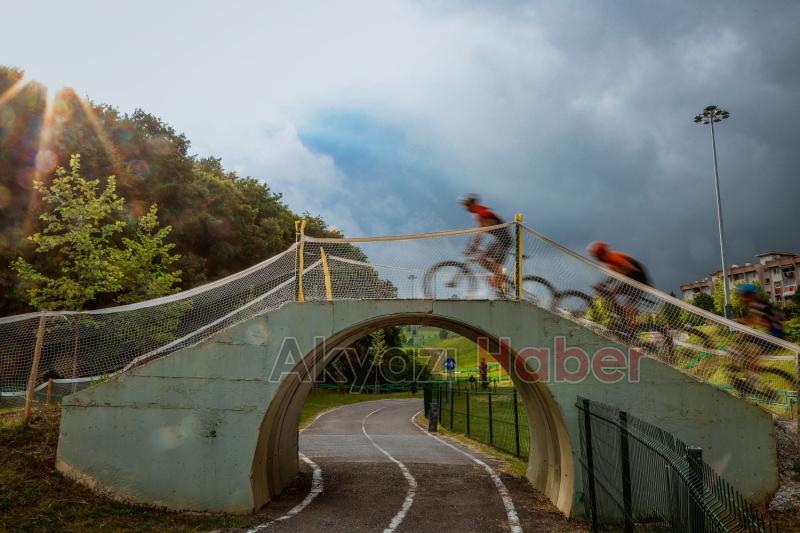 Ayçiçeği Bisiklet Vadisi kıyasıya rekabete sahne oldu