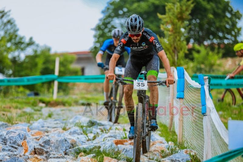 Ayçiçeği Bisiklet Vadisi kıyasıya rekabete sahne oldu
