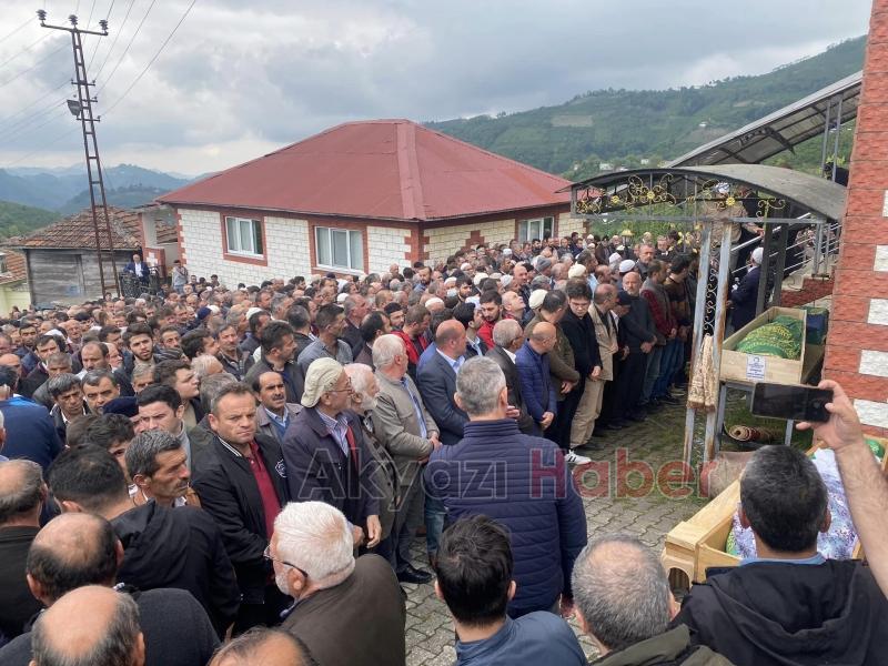 Kazada ölen 4 kişi toprağa verildi