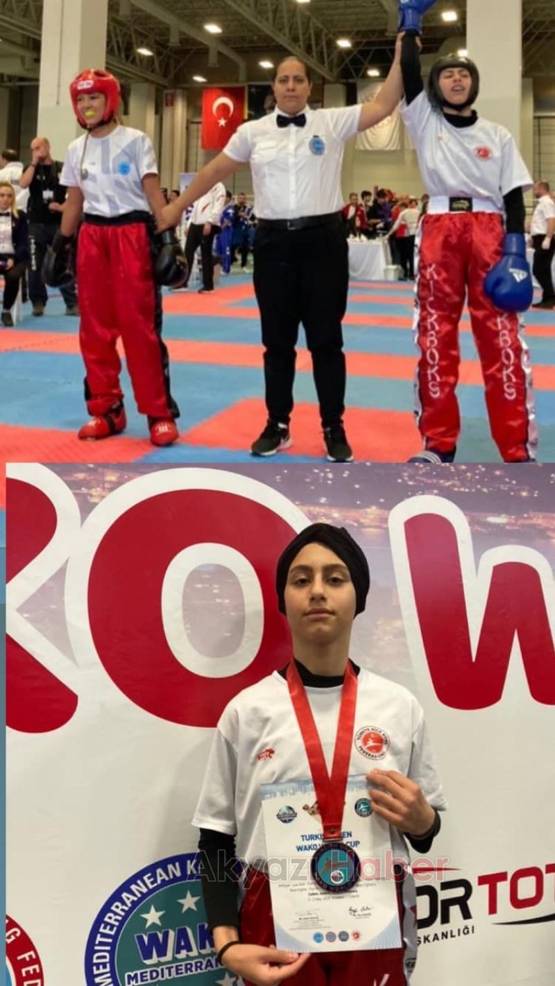 Akyazılı Kickboksçular Dünya Kupası Üçüncüsü Oldu