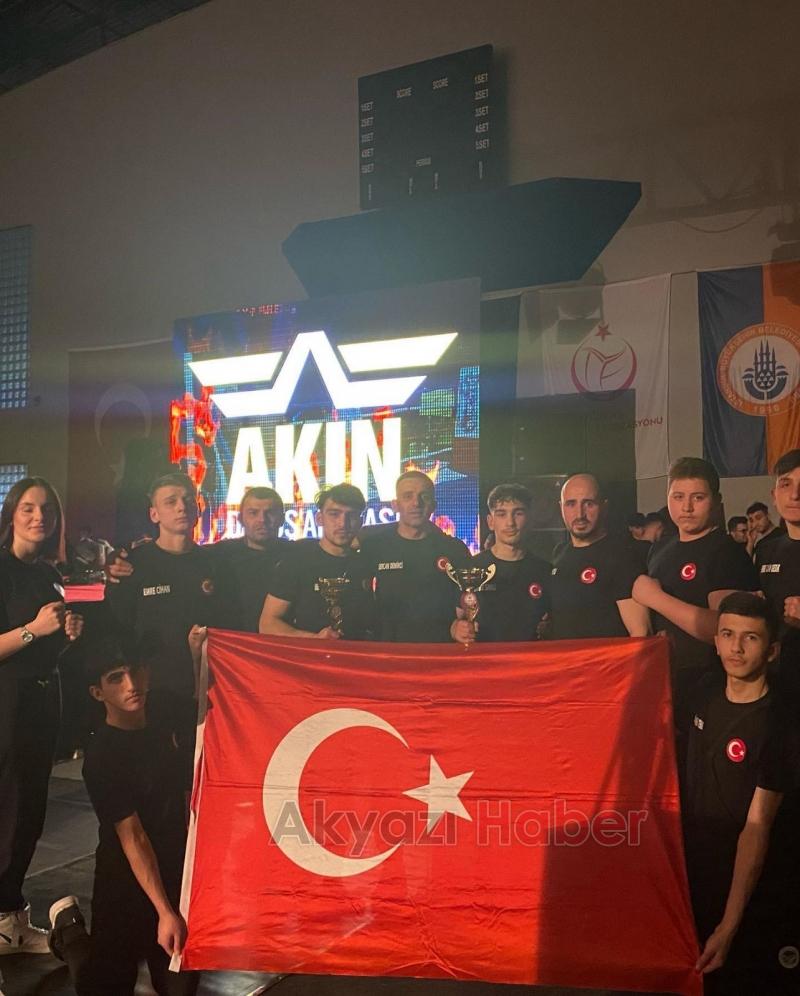 Akyazılı Kickboksçular Dünya Kupası Üçüncüsü Oldu