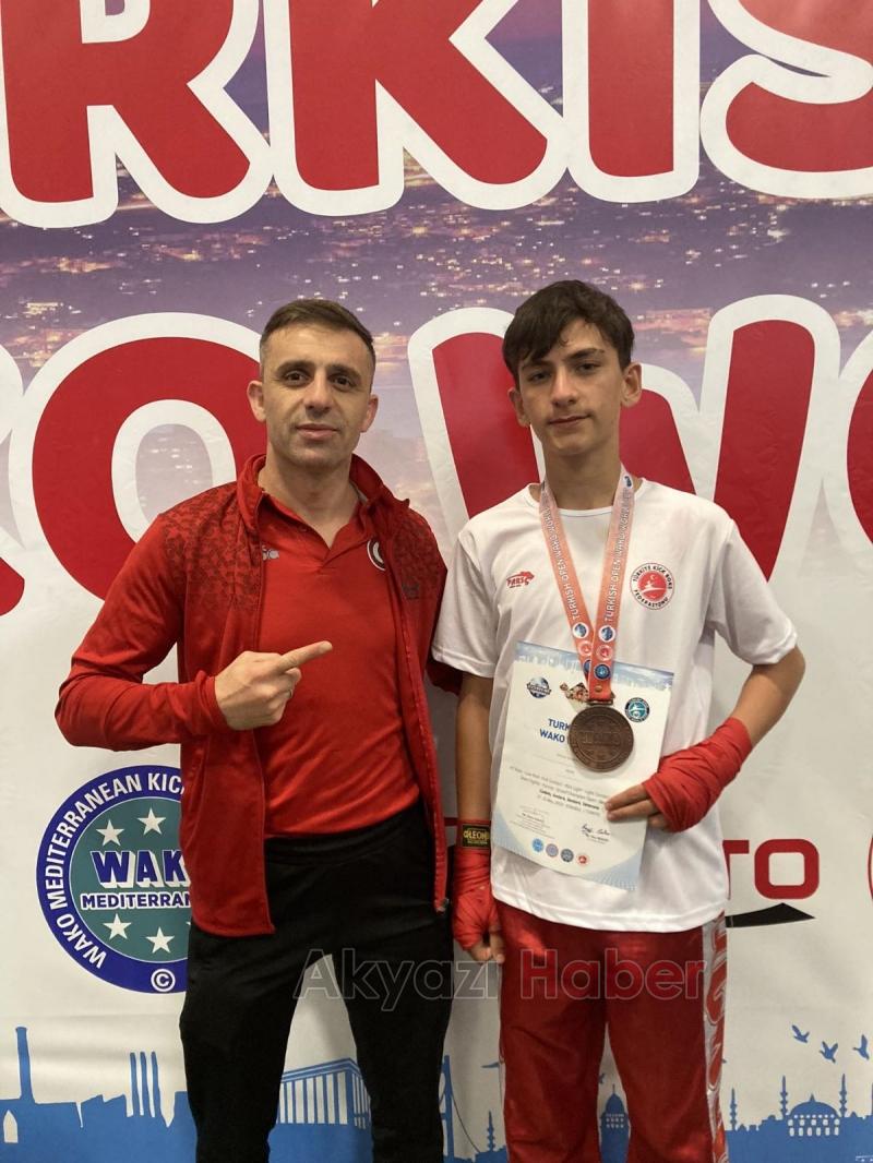 Akyazılı Kickboksçular Dünya Kupası Üçüncüsü Oldu