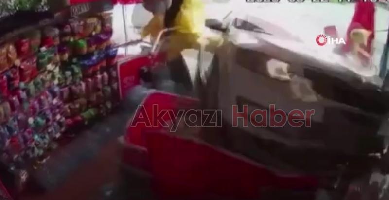 Kontrolden çıkan otomobil markete daldı