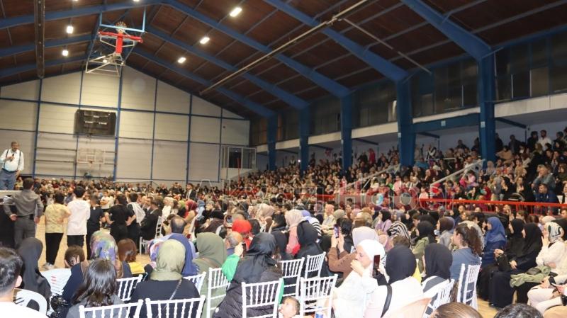 Akyazı'da Hayati İnanç'la Gençlik Buluşması