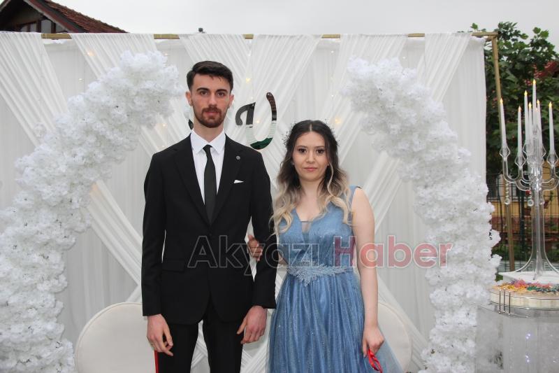 Pınar Yıldırım ve Uğur Boğaz nişanlanarak evlilik yolunda ilk adımı attılar