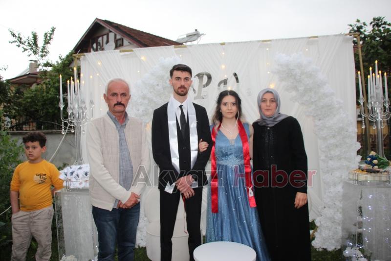 Pınar Yıldırım ve Uğur Boğaz nişanlanarak evlilik yolunda ilk adımı attılar