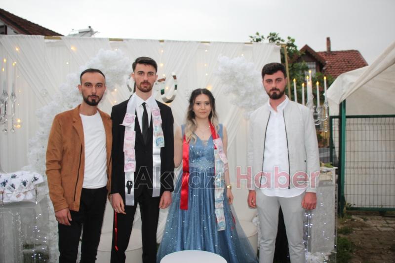 Pınar Yıldırım ve Uğur Boğaz nişanlanarak evlilik yolunda ilk adımı attılar