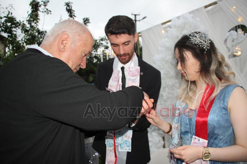 Pınar Yıldırım ve Uğur Boğaz nişanlanarak evlilik yolunda ilk adımı attılar