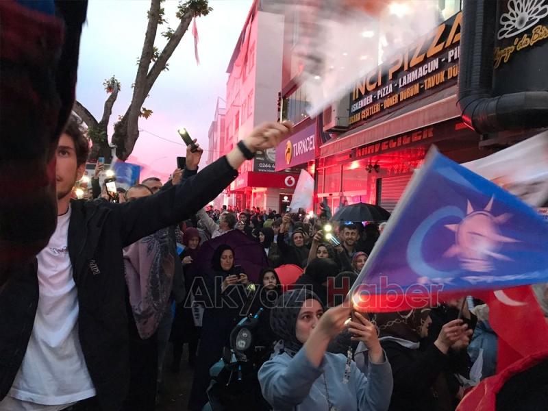 Akyazı'da kutlamalar başladı