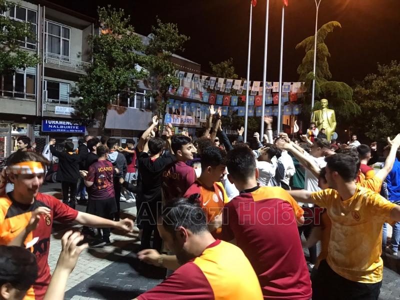 Galatasaray’ın şampiyonluğu Akyazı'da kutlandı