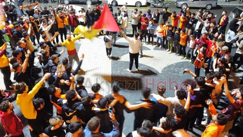 Galatasaray’ın şampiyonluğu Akyazı'da kutlandı