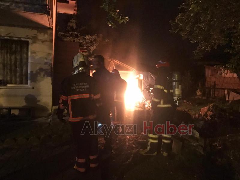 Bina Yangını İhbarı Çöp Yangını Çıktı