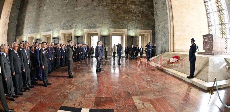 ATSO yönetimi Anıtkabir'deki törene katıldı